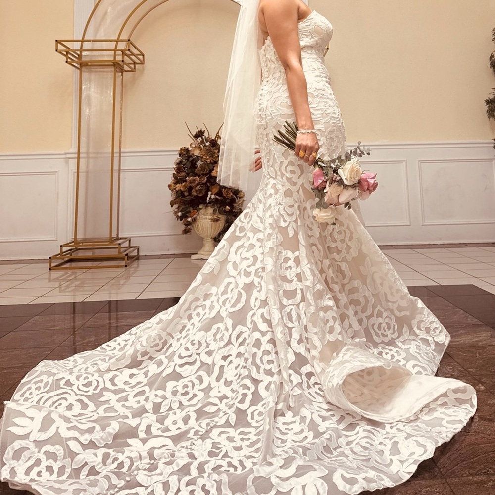 Allure Bridals White Lace Wedding Dress